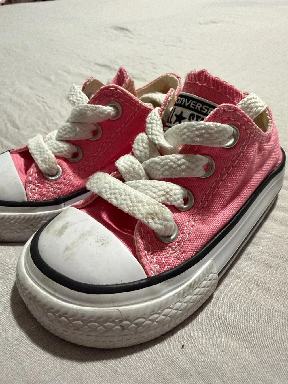 Converse Kids Pink Low-Top Canvas Sneakers with White Laces